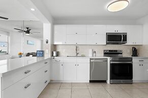 Bay Harbor Sunset Apt 4A