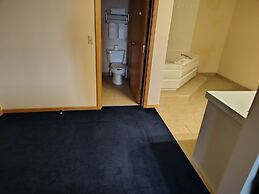 Western Executive Inn