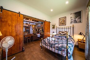 The Spotted Cow City Fringe Pet-friendly