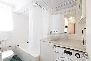 Glenelg Getaway in Glenelg North