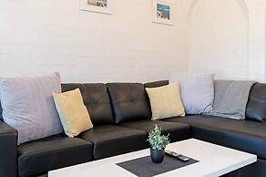 Glenelg Getaway in Glenelg North