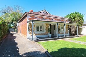 Charming 3BR Sandstone Haven