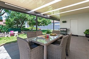 Charming 3BR Sandstone Haven