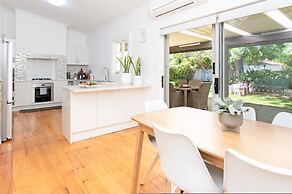 Charming 3BR Sandstone Haven