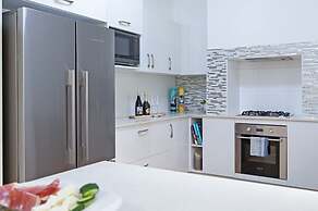 Charming 3BR Sandstone Haven