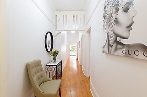 Charming 3BR Sandstone Haven