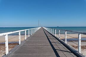 Largs Bay Oasis Jetty Views