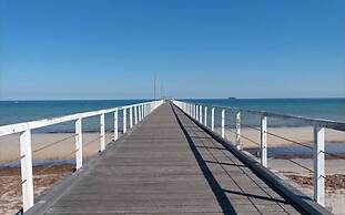 Lovely Beachside Largs Bay