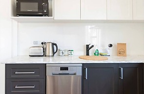 Lovely Beachside Largs Bay