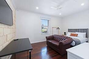 Lovely Beachside Largs Bay