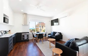 Lovely Beachside Largs Bay