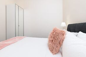 Lovely 2BR Home in Norwood