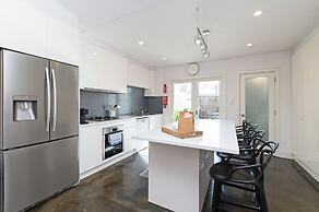 Lovely 2BR Home in Norwood