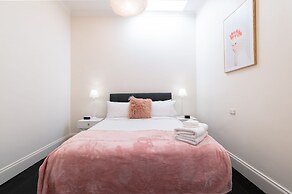 Lovely 2BR Home in Norwood