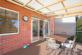 Cityscape Charm in Wattle Park