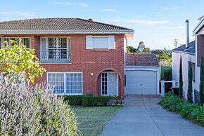 Cityscape Charm in Wattle Park