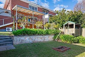 Cityscape Charm in Wattle Park