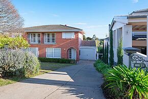 Cityscape Charm in Wattle Park