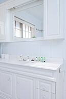 Cityscape Charm in Wattle Park