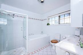 Cityscape Charm in Wattle Park