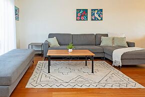 Cityscape Charm in Wattle Park