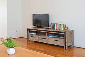 Cityscape Charm in Wattle Park