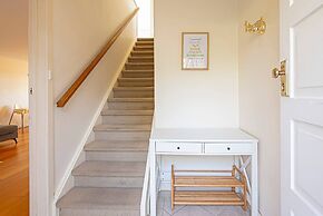 Cityscape Charm in Wattle Park