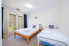 Cityscape Charm in Wattle Park