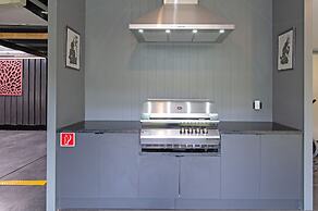 Home Among the Gum Trees