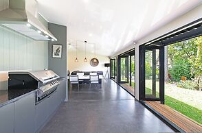 Home Among the Gum Trees