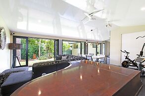 Home Among the Gum Trees