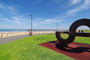 Beachfront Serenity in Glenelg