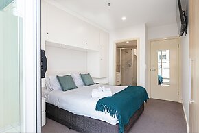 Beachfront Serenity in Glenelg