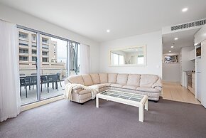 Beachfront Serenity in Glenelg