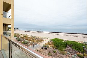Beachfront Serenity in Glenelg