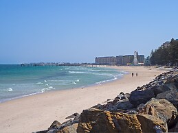 Beachfront Serenity in Glenelg