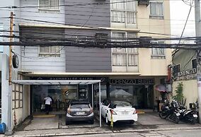 Lorenzzo Suites Hotel