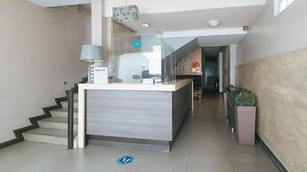 Lorenzzo Suites Hotel