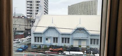 Lorenzzo Suites Hotel