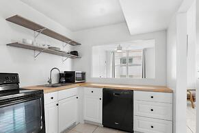 Bay Harbor Sunset Apt 5C