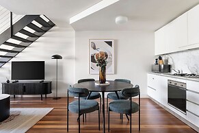 Crown Street Apartments by Urban Rest