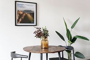 Crown Street Apartments by Urban Rest