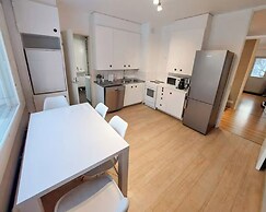 2BR Apt in Quiet Neighborhood