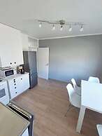2BR Apt in Quiet Neighborhood