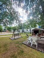 2BR Apt in Quiet Neighborhood