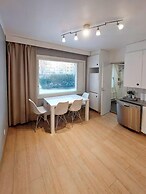 2BR Apt in Quiet Neighborhood