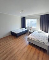 2BR Apt in Quiet Neighborhood