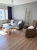 2BR Apt in Quiet Neighborhood