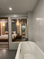 Pristine Pavilion Hotel