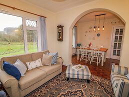 Betty's Farm Cottage